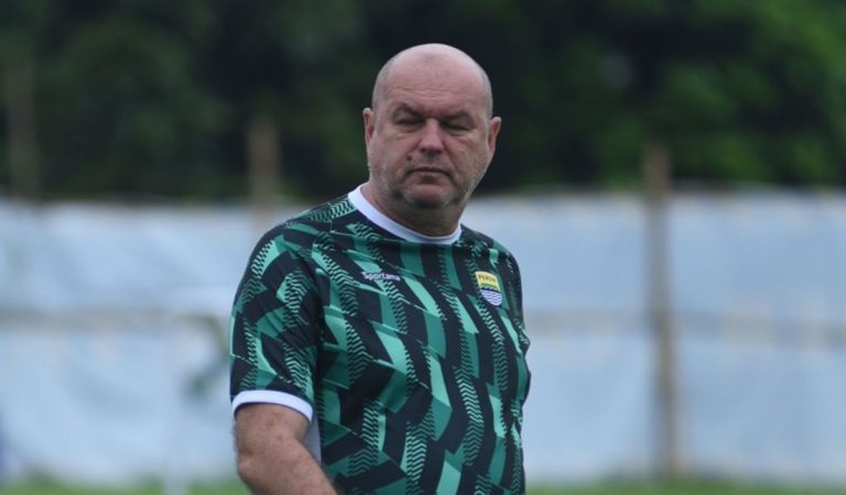 Persib Bandung Didenda AFC Rp499 Juta, Bojan Hodak: Lebih Baik untuk Korban Bencana : Okezone Bola