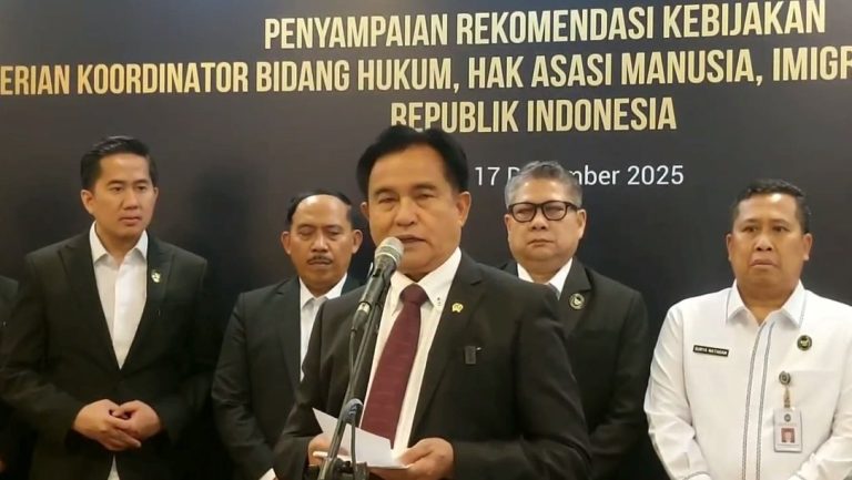 Perpol soal Polisi Duduki Jabatan Sipil, Menko Yusril: Masih Kita Kaji! : Okezone News