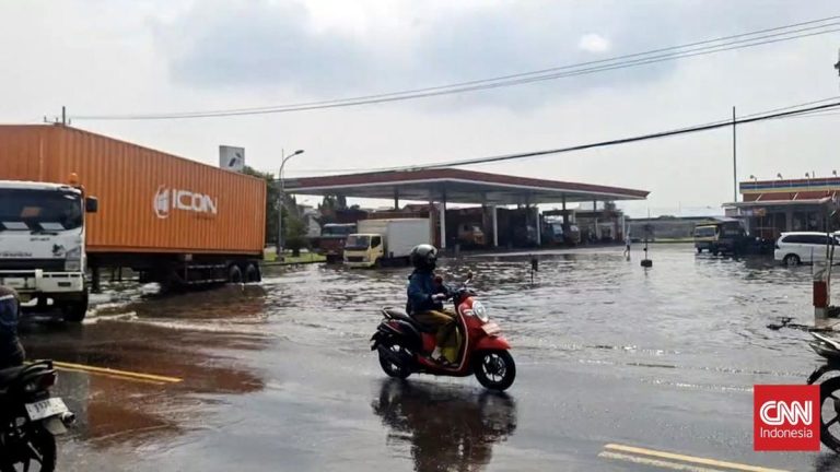 Pemkot Surabaya Tunda Bangun Tanggul Laut untuk Atasi Banjir Rob