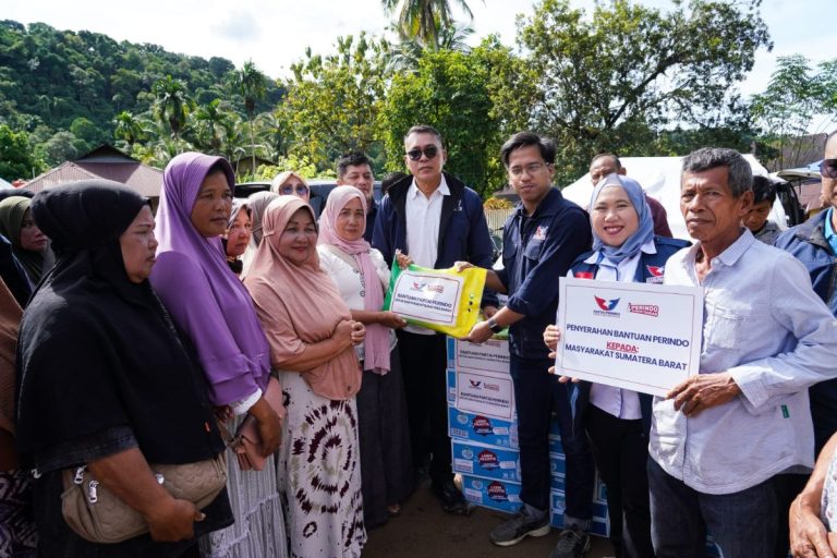 Perindo Perkuat Pemulihan Pascabencana di Sumbar melalui Bantuan dan Huntara : Okezone News