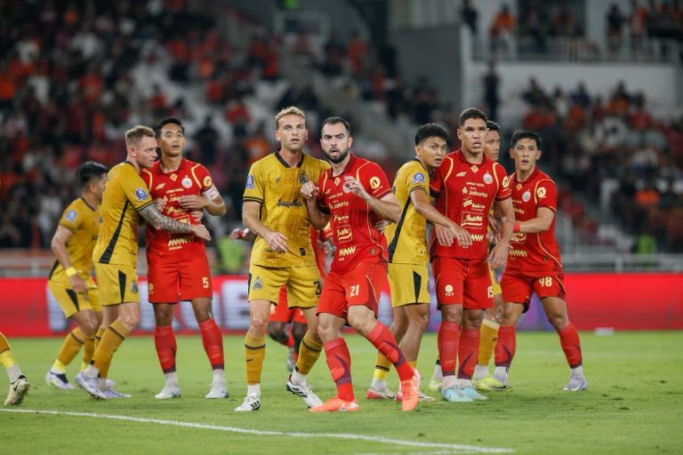 Hasil Babak Pertama Persija Jakarta vs Bhayangkara FC di Super League 2025-2026: Macan Kemayoran Memimpin 1-0! : Okezone Bola