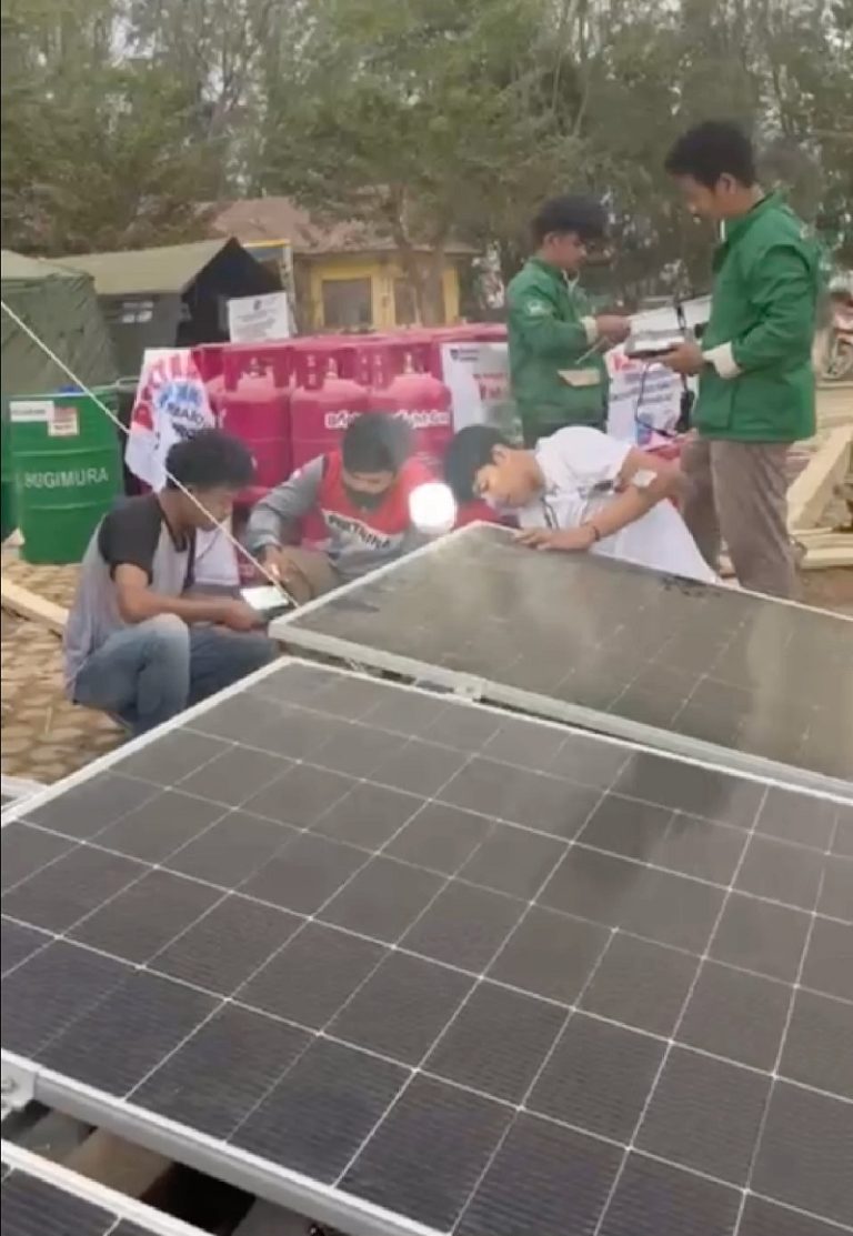 Pertamina Pasang Pembangkit Listrik Tenaga Surya di Aceh Tamiang : Okezone Economy