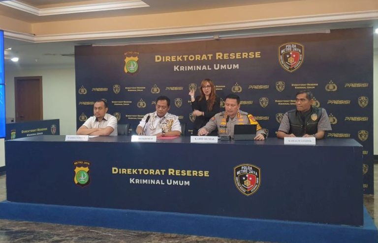 Polisi Sebut Ijazah Asli Jokowi Diterbitkan Fakultas Kehutanan UGM : Okezone News