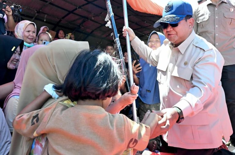 Prabowo: Perbaikan Sekolah dan Sarana Desa Terdampak Banjir di Aceh Jadi Prioritas : Okezone News