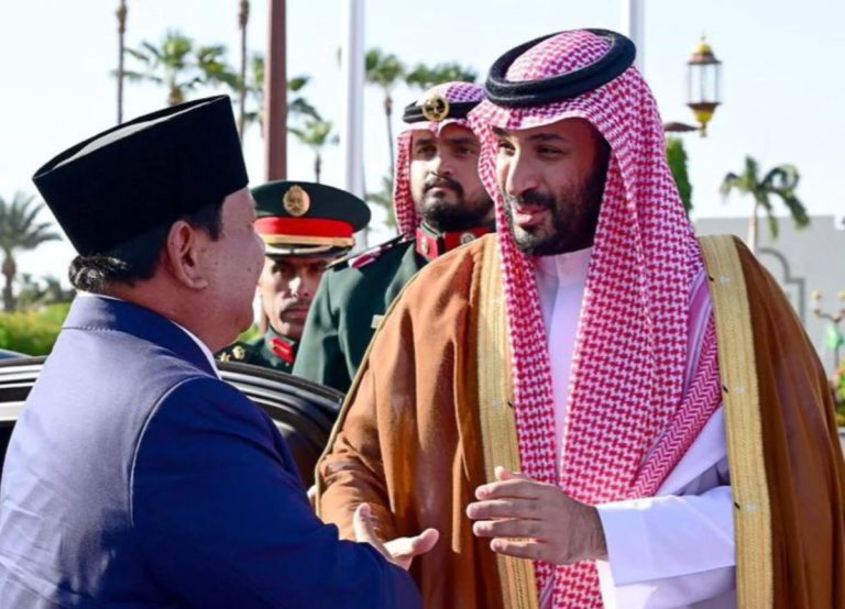 Prabowo Teleponan dengan Pangeran MBS, Bahas Kampung Haji hingga Bencana Sumatera : Okezone News