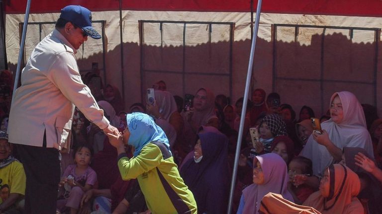 Banjir Kepung Sumatra hingga Gembong Narkoba Dewi Ditangkap