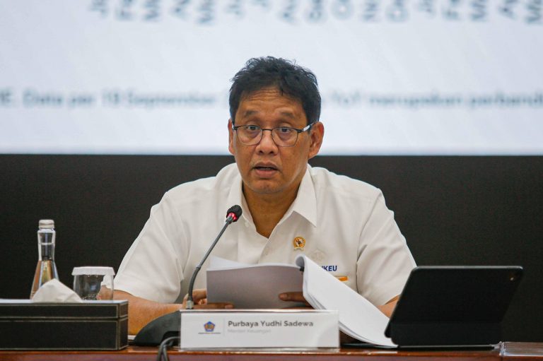 Purbaya Tak Peduli Thrifting: Baju Bekas Ilegal Masuk Kita Tutup! : Okezone Economy