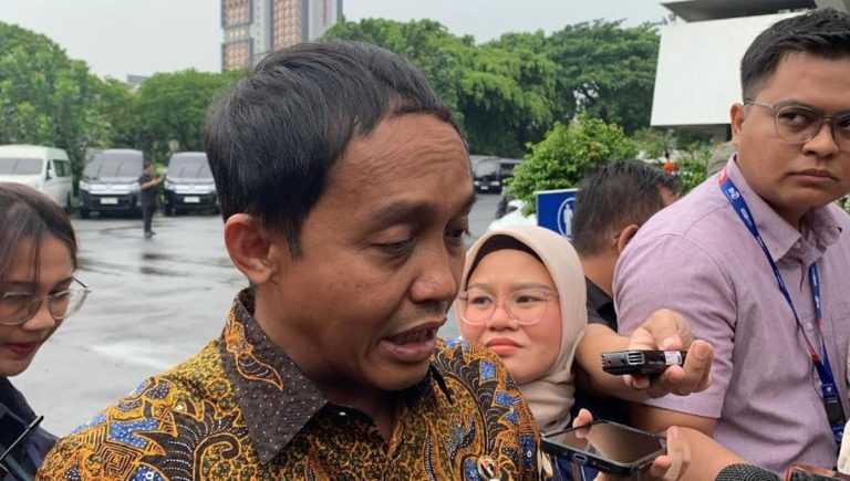 Soal Kerusakan Hutan, DPR: Menhut Raja Juli Antoni Kebagian Cuci Piring : Okezone News