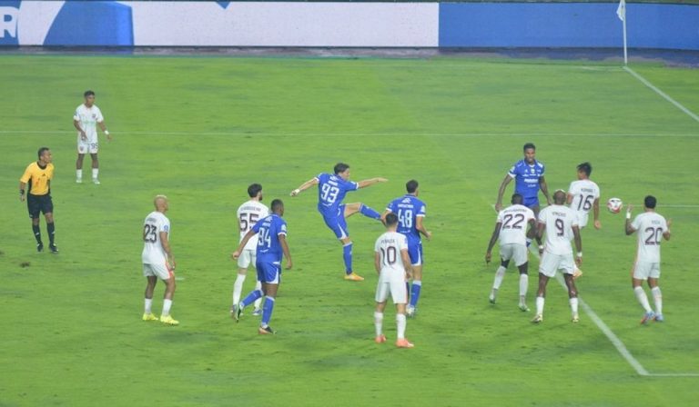 Jadwal Siaran Langsung Malut United vs Persib Bandung di Super League 2025-2026: Momentum Geser Persija Jakarta! : Okezone Bola