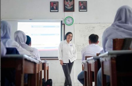 Reaksi Sri Mulyani Didapuk Mengajar di Blavatnik School of Government Oxford University : Okezone Edukasi