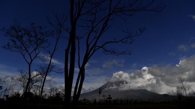 Gunung Semeru Kembali Erupsi, Letusan Capai Ketinggian 900 Meter