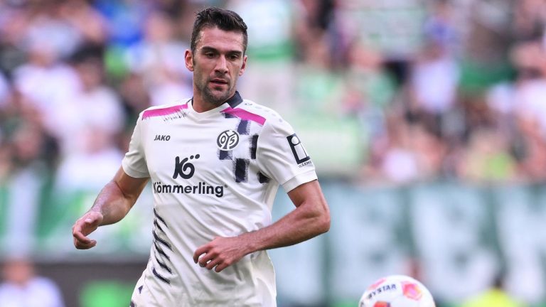 Stefan Bell Pastikan Mainz Siap Tempur Hadapi Samsunspor