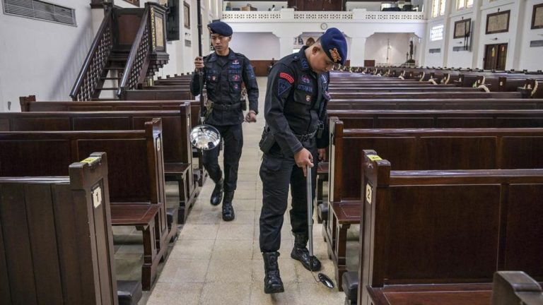 Sterilisasi Gereja Jelang Natal di Berbagai Daerah Indonesia