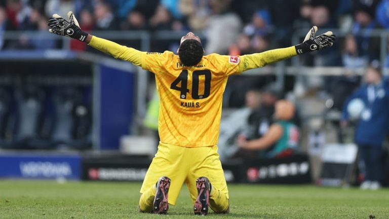 Sulit Dapat Menit Bermain di Frankfurt, Kini Kaua Santos Ditawar Klub Arab