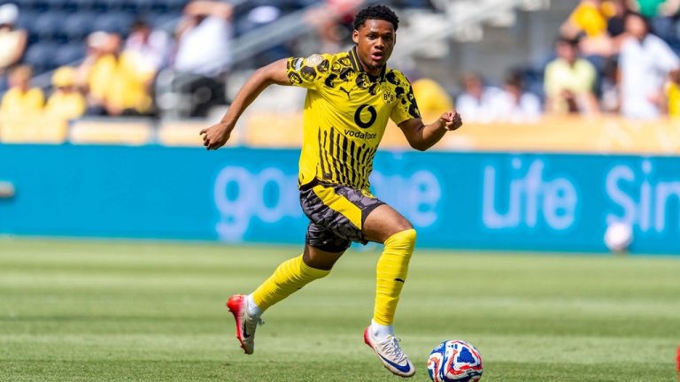 Tak Dapat Kesempatan di Dortmund, Sevilla FC Coba Boyong Julien Duranville