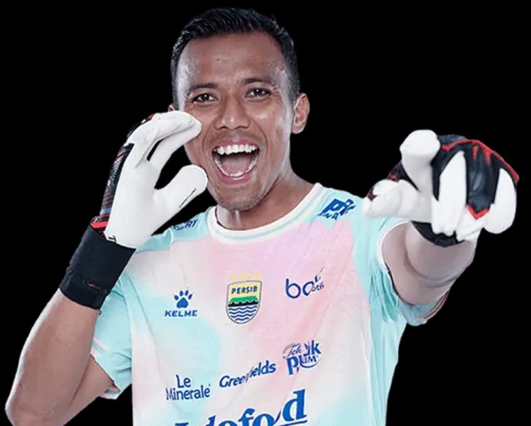Jadi Andalan di Persib Bandung, Ini Rahasia Konsistensi Teja Paku Alam : Okezone Bola