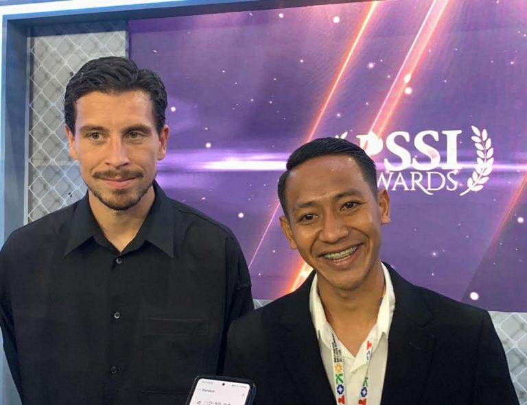 Reaksi Thom Haye soal Giovanni Van Bronckhorst yang Masuk Radar Pelatih Timnas Indonesia : Okezone Bola