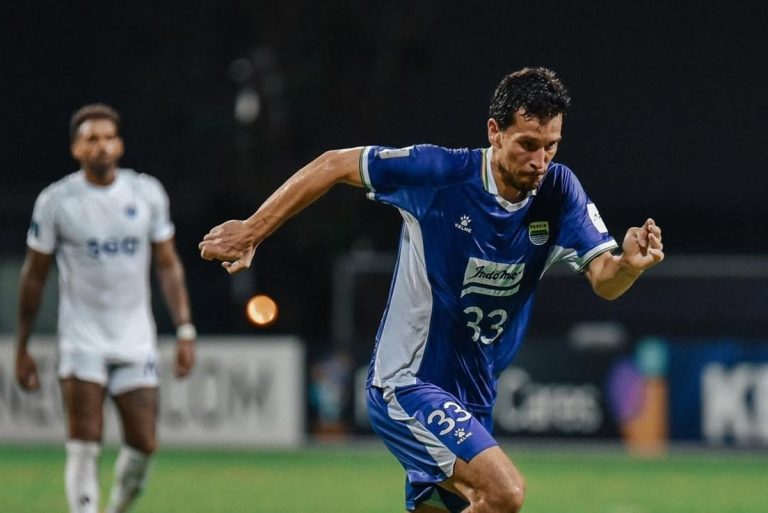 Thom Haye Curhat Jelang Malut United vs Persib Bandung: Laga Sulit dan Perjalanan Jauh! : Okezone Bola