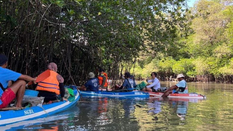 Ratusan Warga Dievakuasi, 1 WNA Tewas