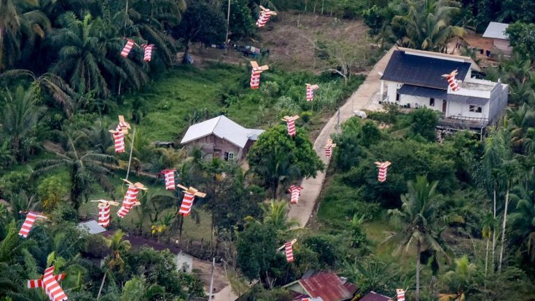 Operasi Helibox Salurkan Bantuan ke Daerah Terisolir di Sumatra