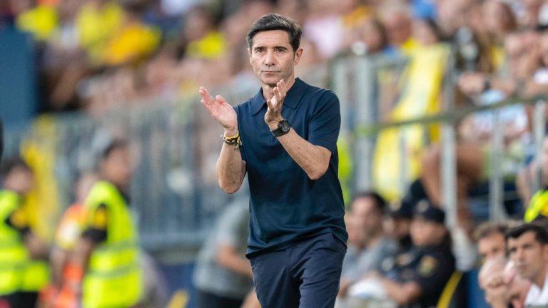 VIllarreal Turut Meramaikan Perburuan Servis Bek Lazio, Mario Gila