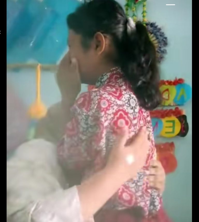 Viral Bocah SD Nangis saat Ambil Rapor Sendiri karena Broken Home : Okezone Women