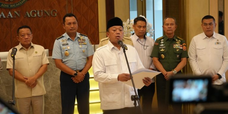 Nusron Serahkan Dugaan Korupsi Sugar Group ke Polri dan Kejagung