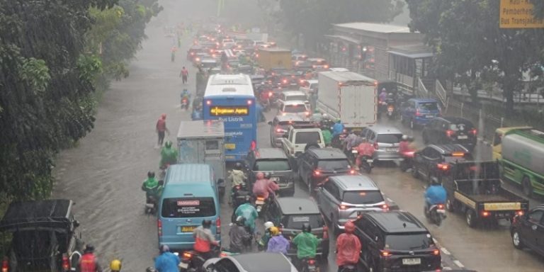 Jakarta Dikepung Banjir, Suara Berisik PSI Dinanti