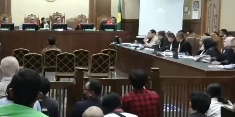 Narasi Sakit dan Laporan Balik Nadiem Strategi Corruptor Fights Back