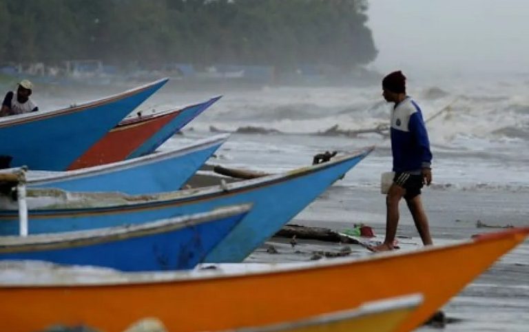 Ketika Nelayan Melawan Cuaca