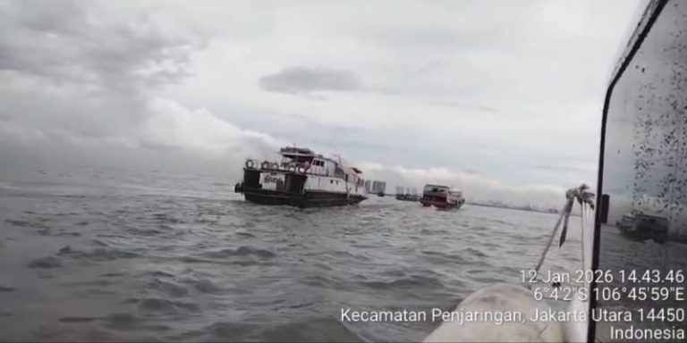 Bawa Belasan Penumpang, KM BIMA Mati Mesin di Perairan Onrust