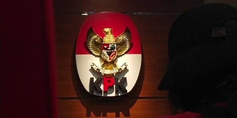 KPK Sita Dokumen dari Tersangka Korupsi Pengolahan Karet Kementan