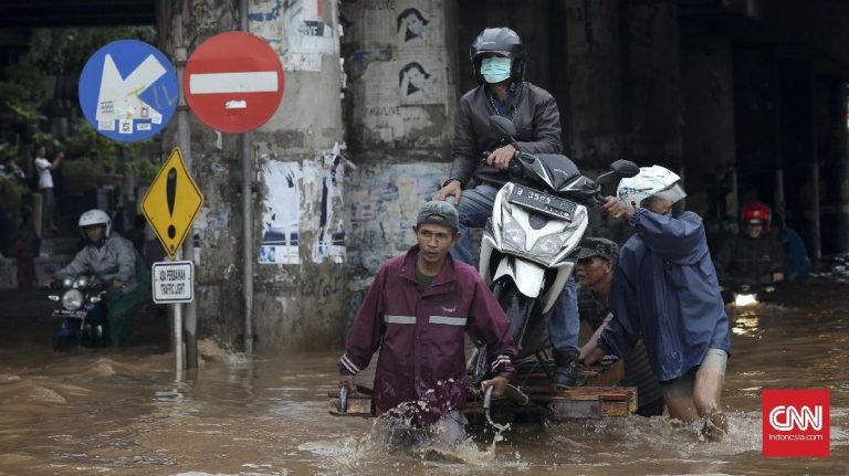 Banjir Rendam Ratusan Rumah di Bintara Bekasi