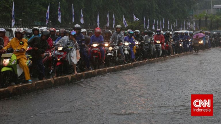 Transjakarta Penyesuaian Rute Imbas Banjir Jakarta, Ini Daftarnya