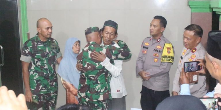 Pelukan Perkara Es Jadul