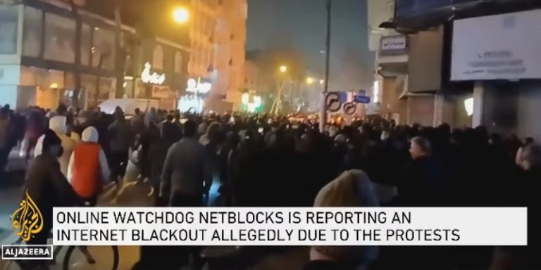 Trump Isyaratkan Serangan Militer ke Iran untuk Bantu Pendemo