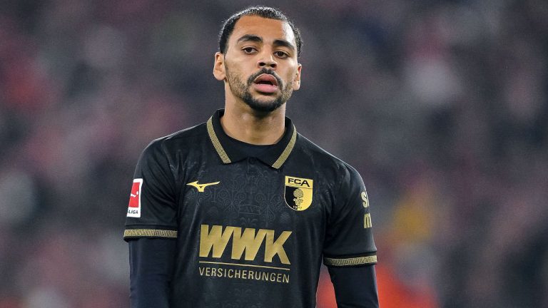 Alexis Claude-Maurice: Kunci Augsburg Kalahkan Bayern Adalah Kesabaran