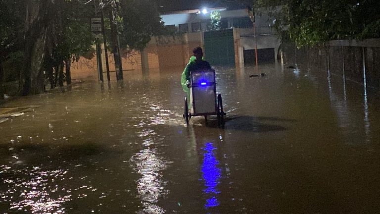 Duh! 5 RT di Jakarta Masih Tergenang Banjir hingga Sabtu Malam : Okezone News