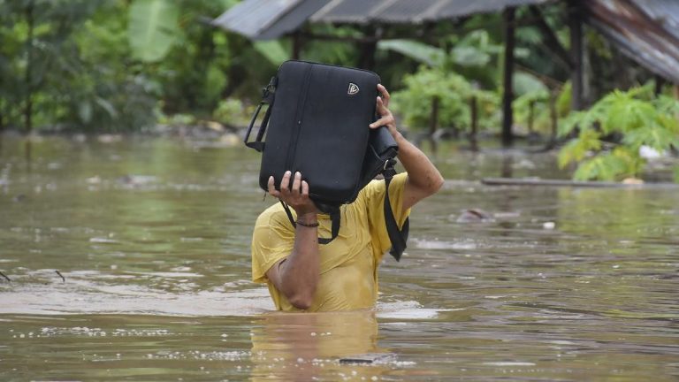 Banjir dan Angin Kencang Terjang 4 Kabupaten di NTB