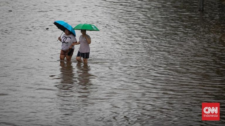 Banjir Rendam Jalan Gunung Sahari, Lalu Lintas Lumpuh