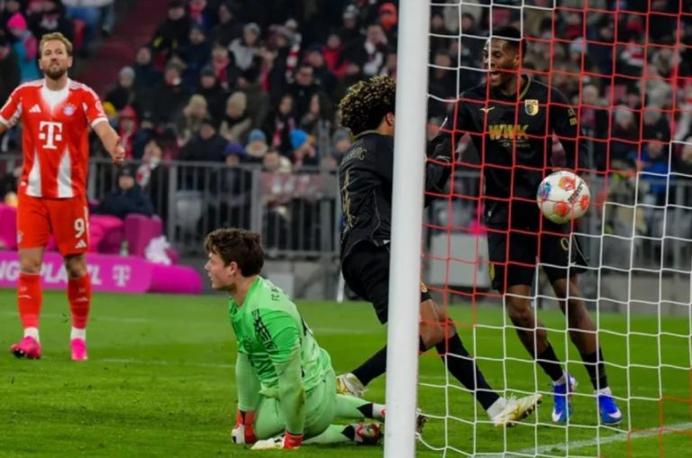 Hasil Bundesliga 2025-2026: Bayern Munich 1-2 Augsburg, Heidenheim 0-3 RB Leipzig : Okezone Bola