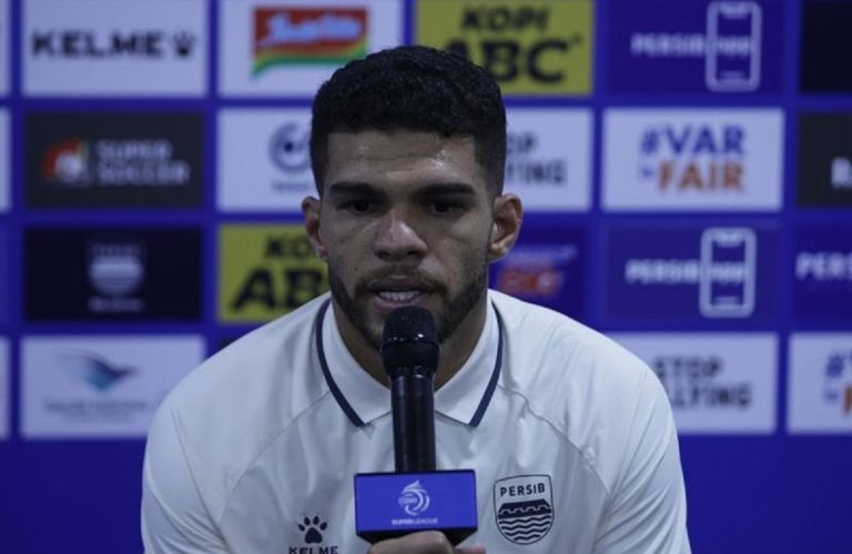 Cetak Gol Perdana Sekaligus Bantu Persib Bandung Menang 1-0 atas PSBS Biak, Berguinho: Kami Ingin Juara! : Okezone Bola