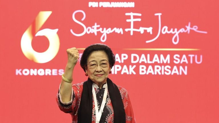 Megawati Rayakan Ultah ke-79 Bareng Keluarga & Sahabat di Batu Tulis