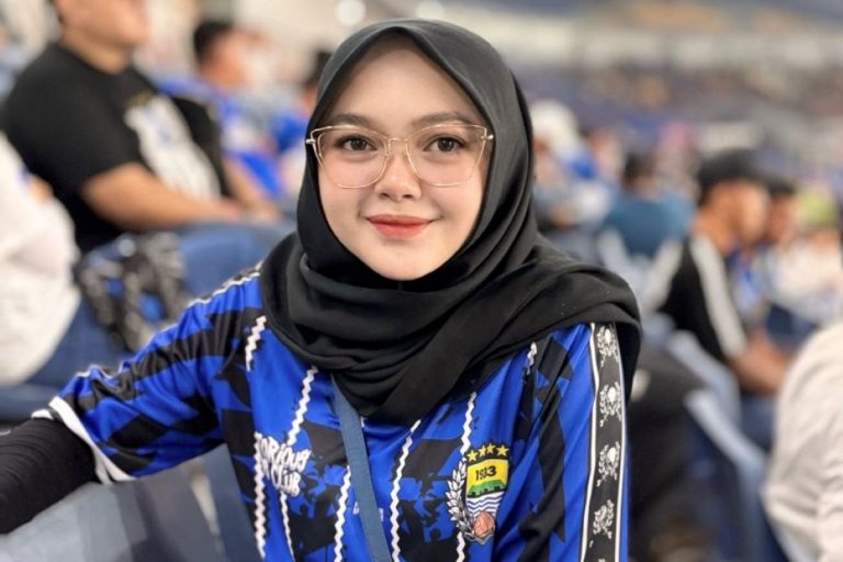 Prediksi Persib Bandung vs PSBS Biak Versi Bobotoh Cantik: Maung Bandung Menang 3-0! : Okezone Bola