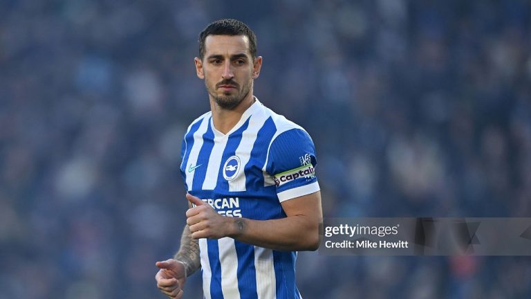 Brighton Tolak Pendekatan Nottingham Forest untuk Lewis Dunk