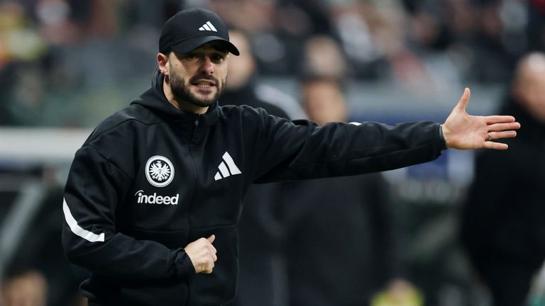 Dennis Schmitt Kirim Pesan Berani Jelang Duel Kontra Bayer Leverkusen