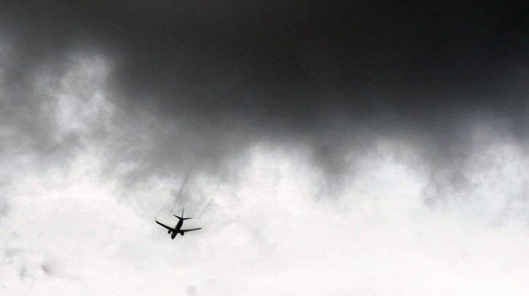 9 Penerbangan Dialihkan Imbas Pesawat TNI AL Tergelincir di Juanda