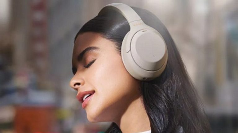 Benarkah Headset Bluetooth Bisa Picu Kanker? : Okezone Women