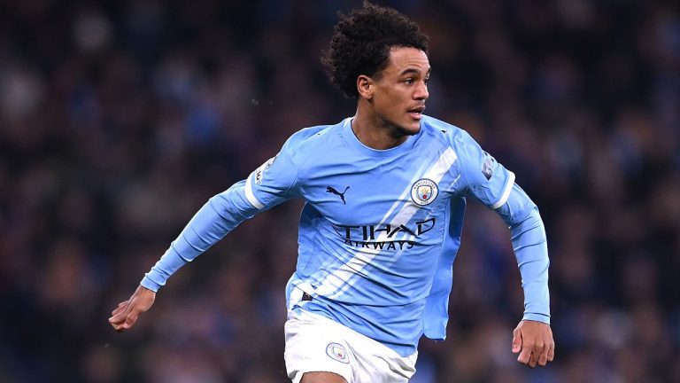 Here We Go! Fulham Tebus Oscar Bobb dari Manchester City