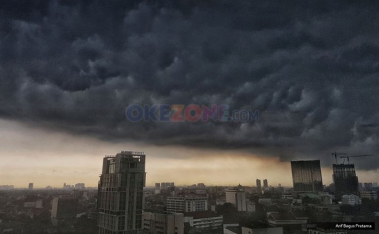 BMKG: Monsun Asia dan Angin Baratan Dominan, Hujan Lebat Berpotensi hingga 5 Februari 2026 : Okezone News